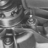 Porsche 944, �lstand im Getriebe pr�fen