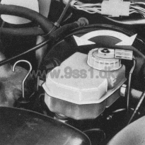 Porsche 944, Bremsfl�ssigkeitsbeh�lter